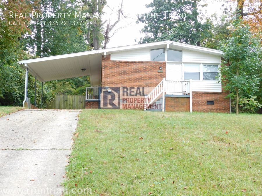 Fenced Back Yard 3 Bed 1 Bath Brick Home i... House Rental in