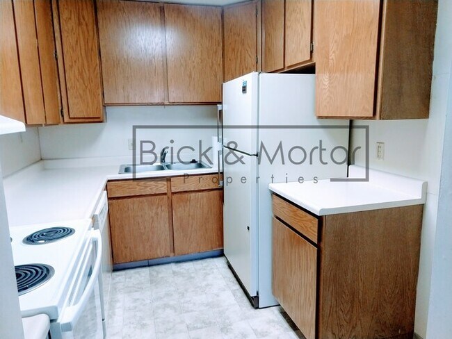 Building Photo - Adorable 1 bedroom apartment Westside Carson