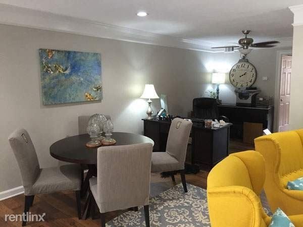 Foto principal - 205 Westchester Dr