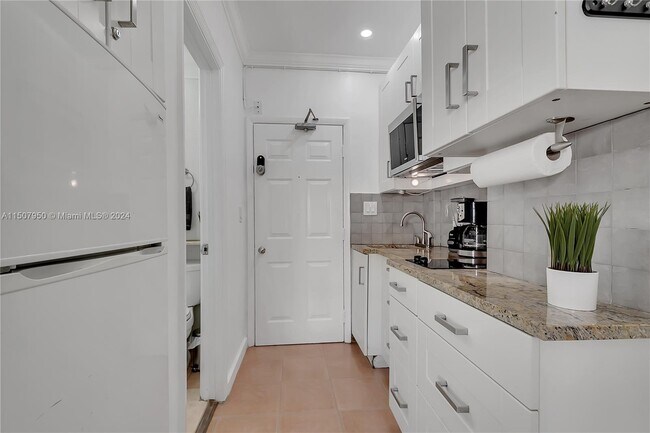 Building Photo - 7300 Ocean Ter
