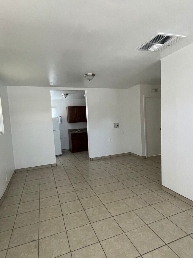 Building Photo - 711 Avenida Cesar Chavez SE