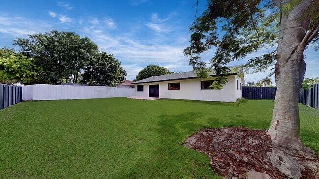 Building Photo - 4244 SW 141st Ct