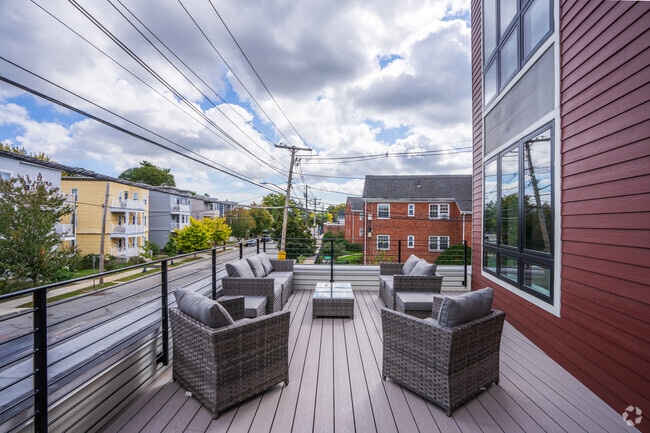Resident Deck - 80 Broadway