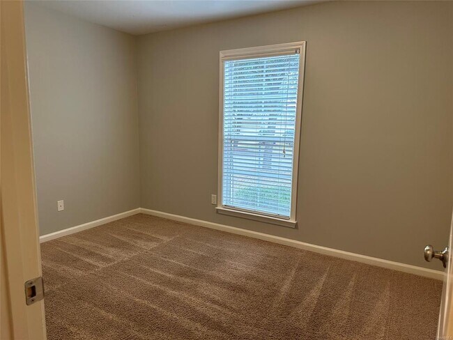 Building Photo - 132 Montreat Ct