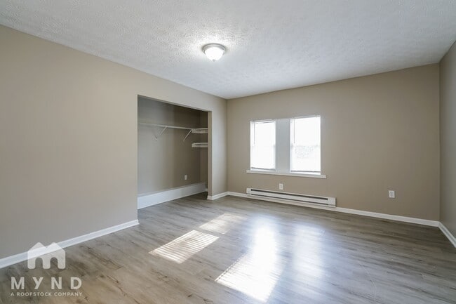 Building Photo - 2405 7th St
