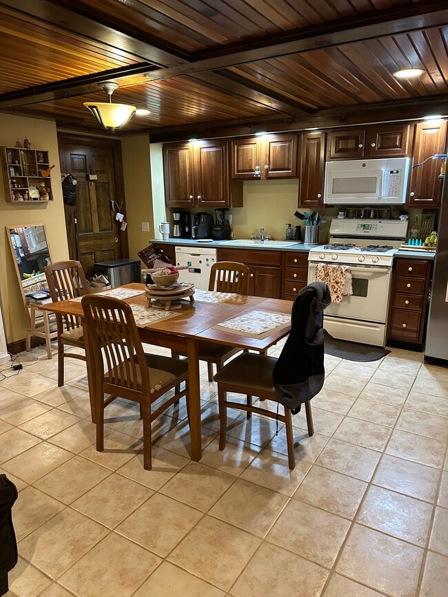 Building Photo - 51 Hancock St