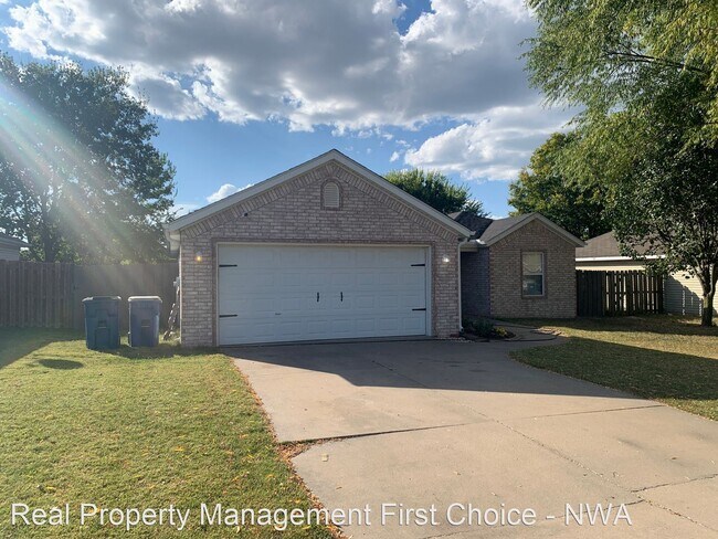 Building Photo - 3 br, 2 bath House - 904 SW Sandrock Road