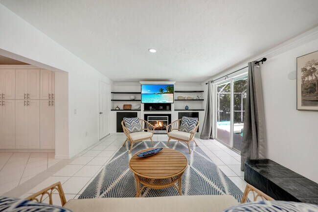 Building Photo - 330 Sunset Beach Dr