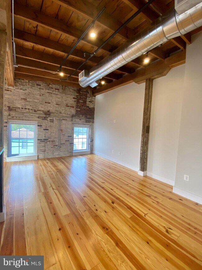 Building Photo - 401 Princess Anne St