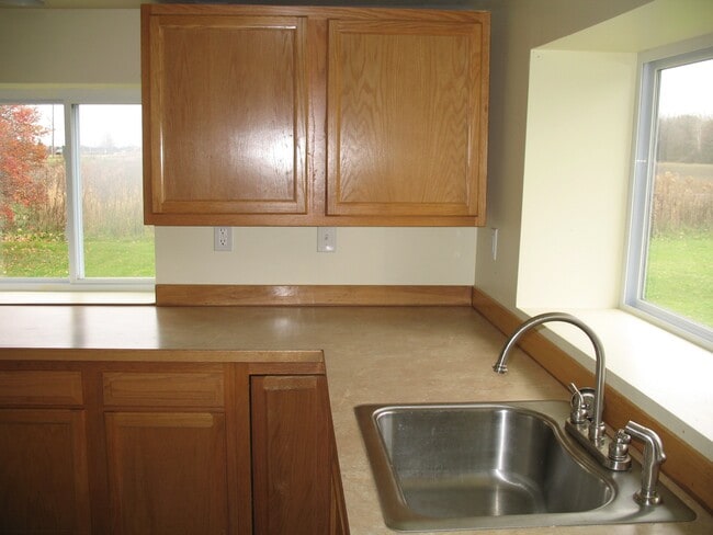 Building Photo - 1727 W Youngs Ditch Rd