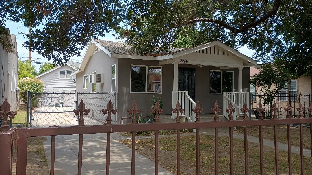 Front - 2245 Meadowvale Ave