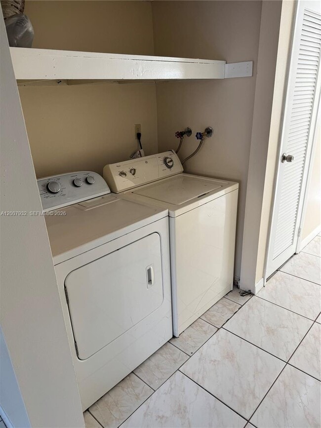 Foto del edificio - 5841 Blueberry Ct