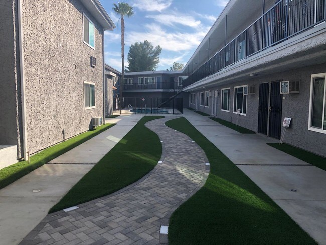 Foto del edificio - 14630 Saticoy St