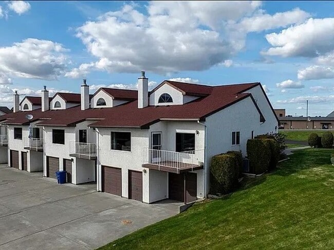 Foto del edificio - Stylish Meadow Springs Home Steps from the...