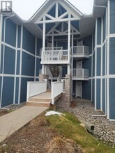 Building Photo - 90 Highland Dr