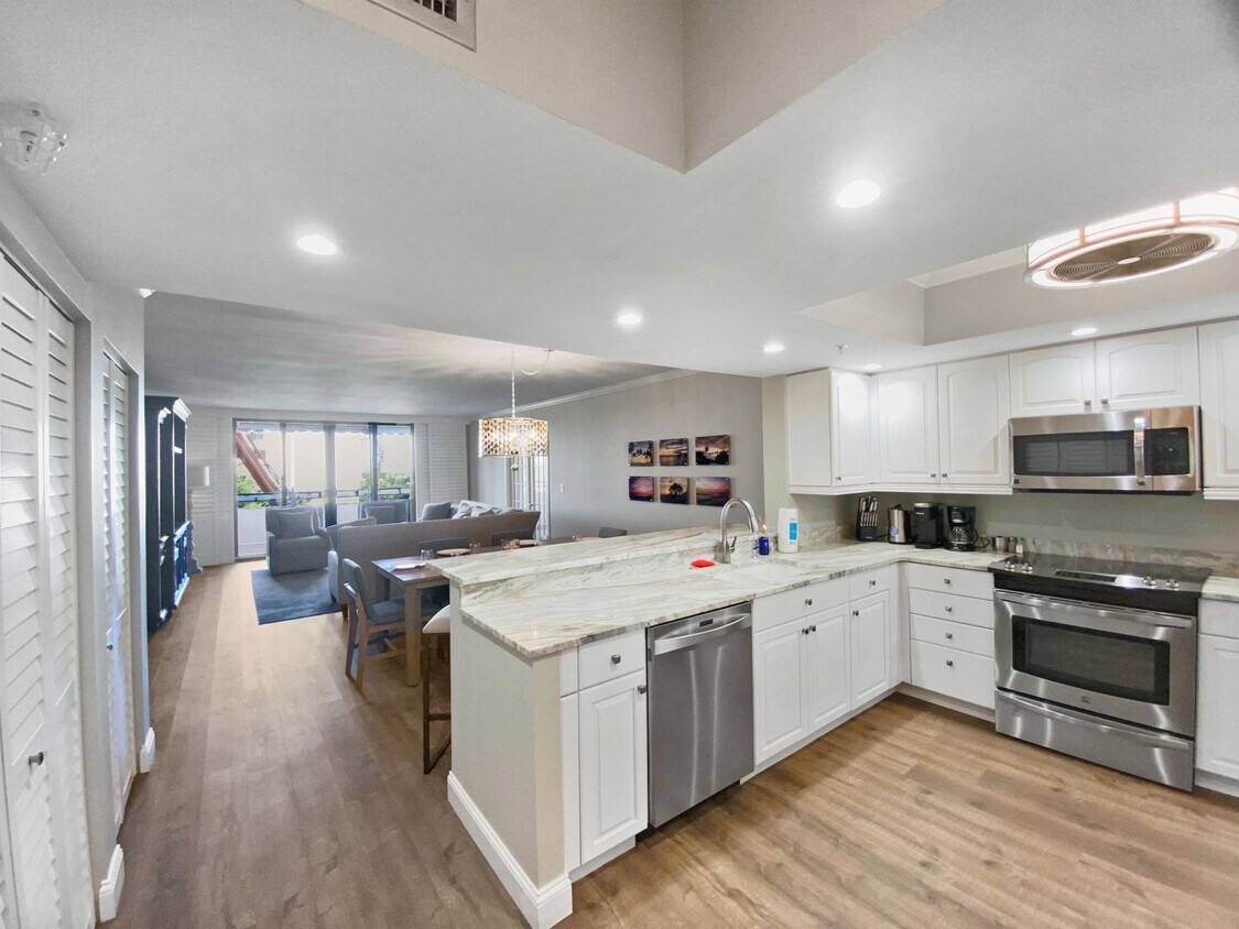 Primary Photo - Two Bedroom Condo at Longboat Key