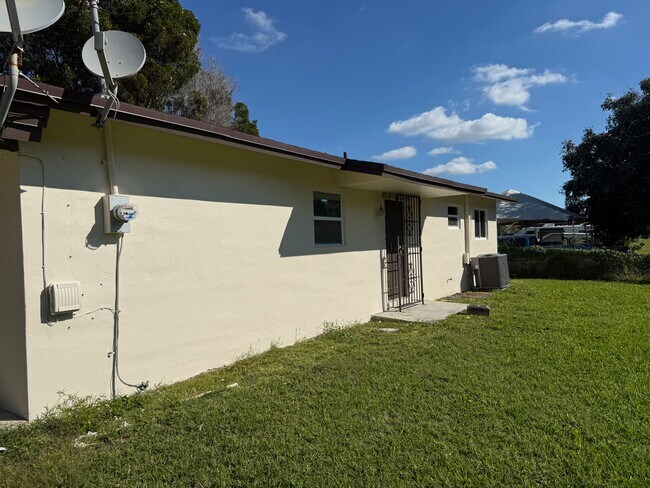 Foto del edificio - Florida City Property
