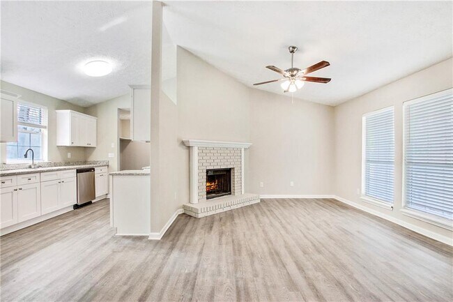 Building Photo - 664 Tarragon Way SW
