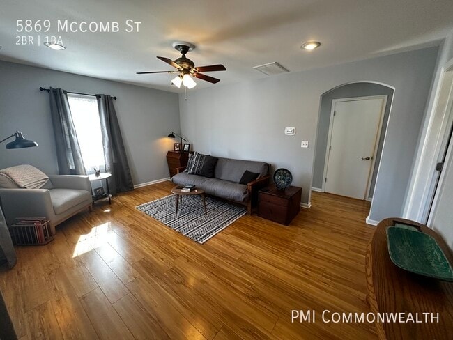 Building Photo - 2 Bed / 1 Bath Single Family (Available 7/...