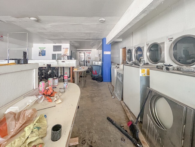 Building Photo - 2650 Diamond St