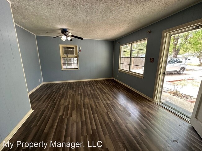 Building Photo - 3 br, 1 bath House - 2735 Parkridge Street