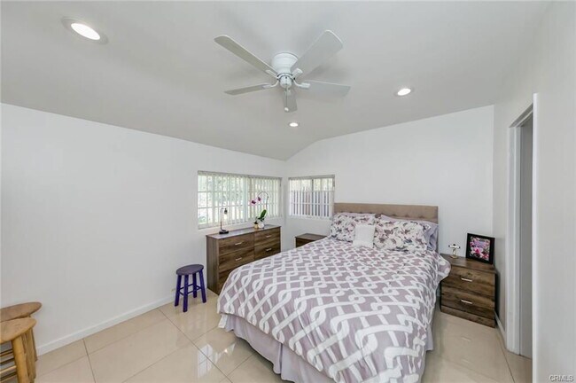 Foto del edificio - 814 Kellogg Ave