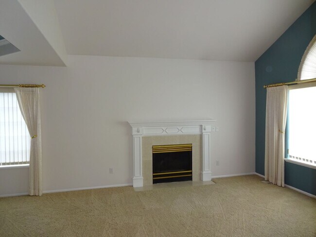 Foto del edificio - Charming 3 Bed, 2 Bath Home in Satna Clara