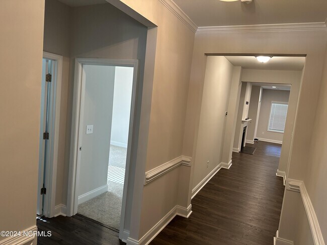 Building Photo - 210 Kinsale Cir