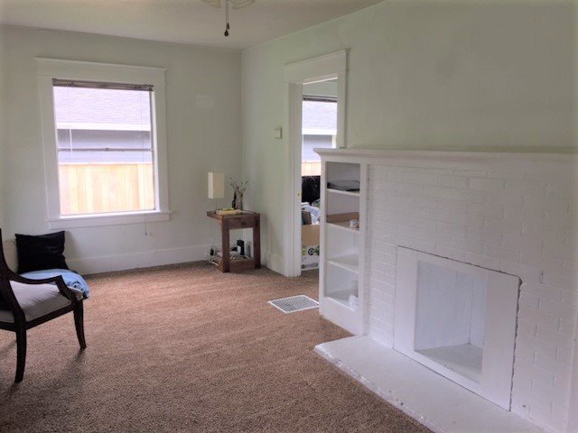 Building Photo - 1032 NE Madrona St