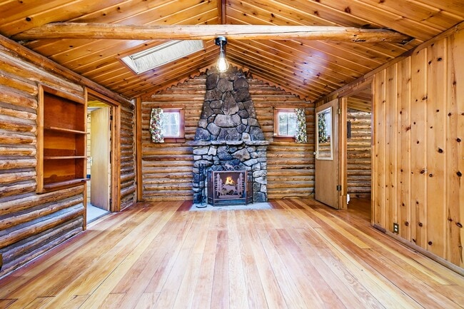 Building Photo - 2299 S Beaver Creek Rd