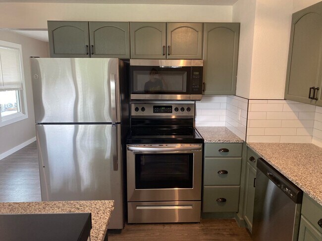 Foto del edificio - Completely Remodeled Northwest Area 3 Bedr...