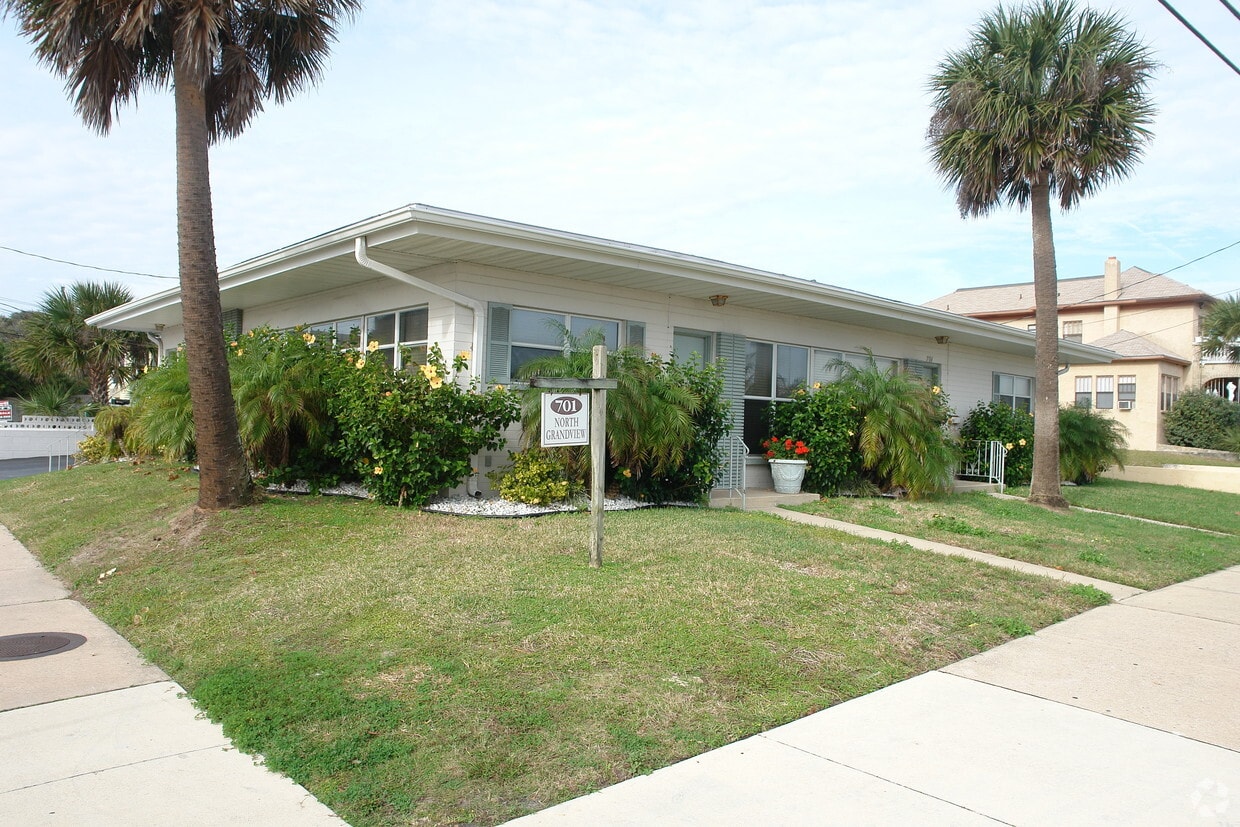 711 N Grandview Ave, Daytona Beach, FL 32118 711 N Grandview Ave