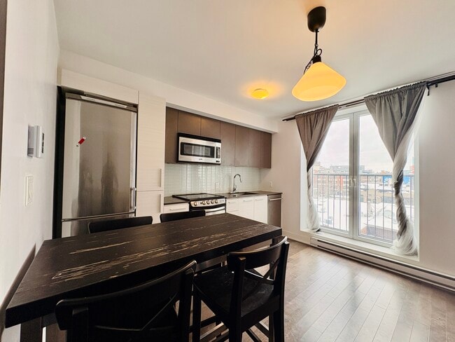 Building Photo - 2118 Rue Saint-Dominique