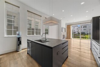 Building Photo - 11107 Savannah Oaks Ln