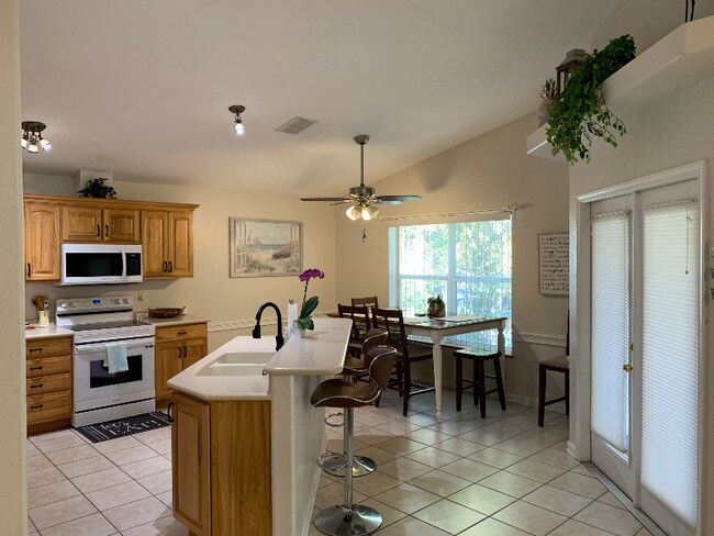 Foto del edificio - 7244 Aberdeen Ct
