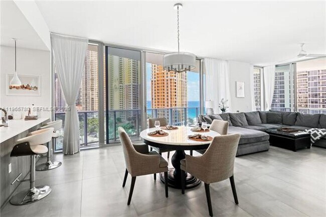 Foto del edificio - 17550 Collins Ave