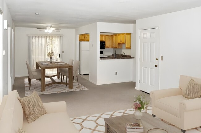 Building Photo - Williamsburg Village