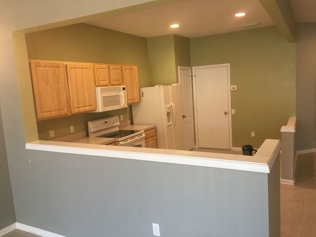 Building Photo - Beautiful Townhome in Bay @ Cypress Creek