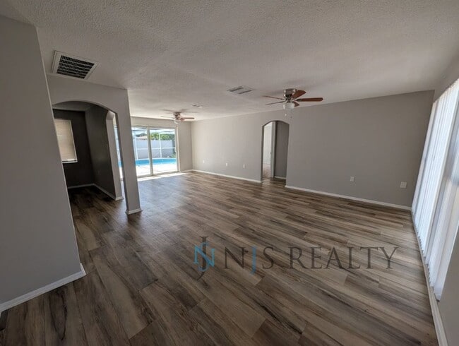 Building Photo - 1203 Maybury Dr