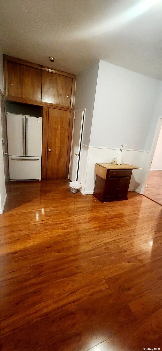 Foto del edificio - 75-21 68th Ave