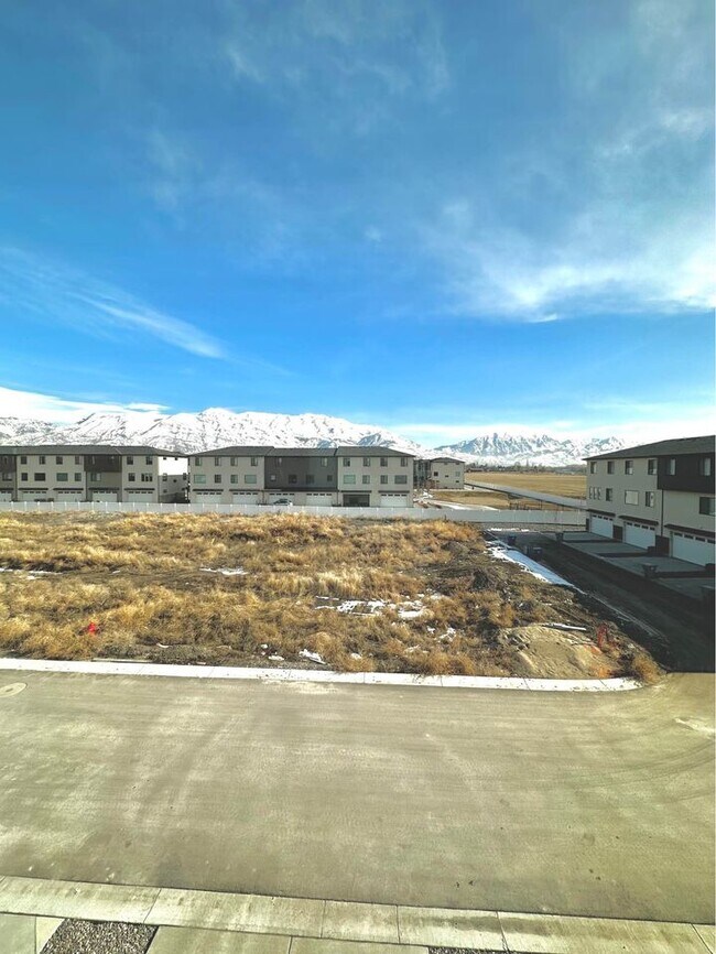 Building Photo - 461 S 900 W