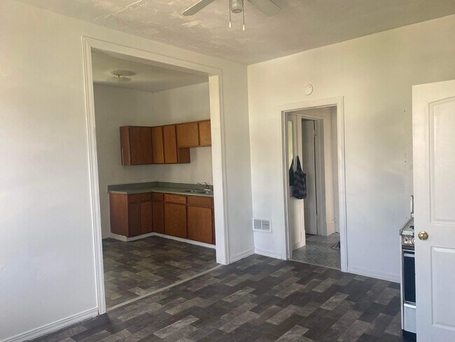 Building Photo - 2102 N 40th St