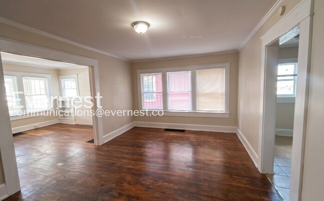 Building Photo - 1119 Graymont Ave W