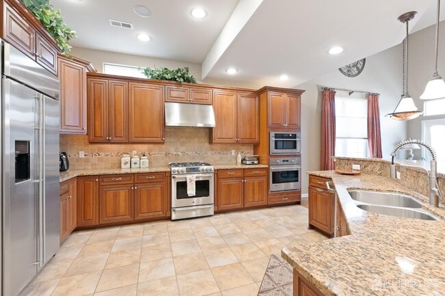 Building Photo - 115 Andover Dr