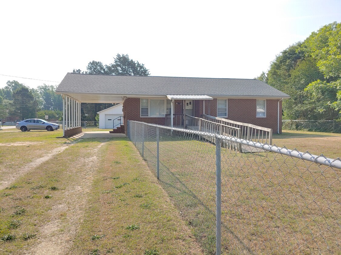 1812 Westover Dr, Goldsboro, NC 27530 House Rental in Goldsboro, NC