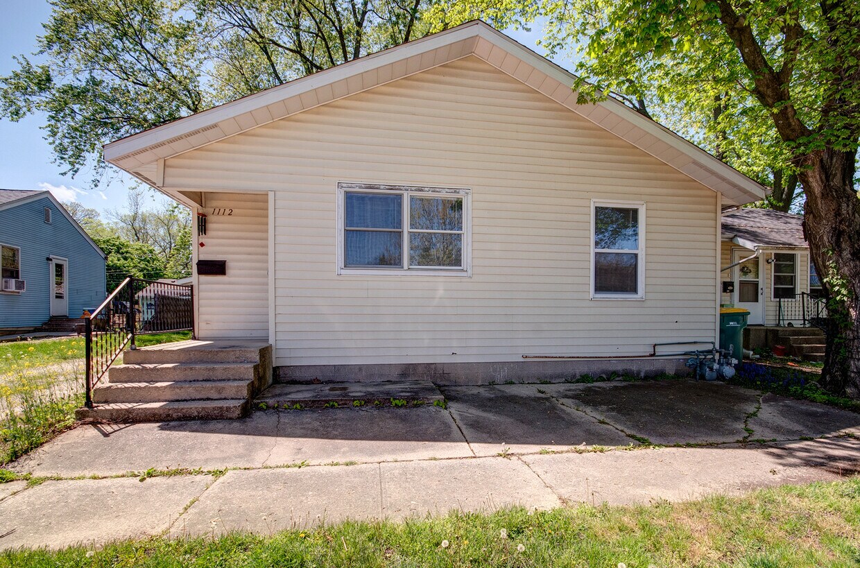 1112 N Joliet St Unit A, Wilmington, IL 60481 Condo for Rent in