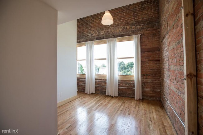 1 Br Bath Apartment Gold Cash Loft Condo For Rent In Building Photo 1 Br Bath Apartment Gold Cash Loft