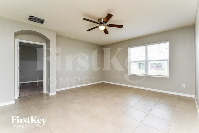 Foto del edificio - 533 NW 13th Terrace