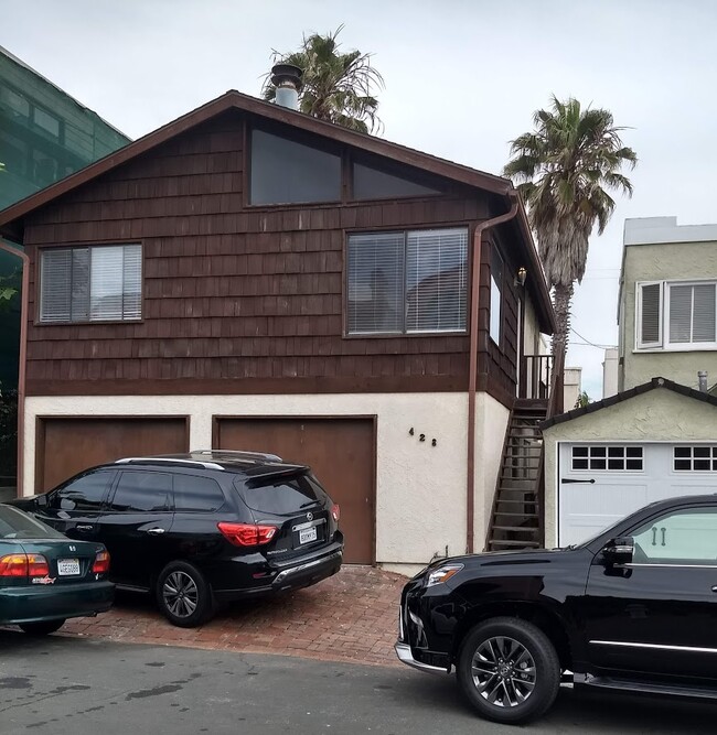 Building Photo - 428 30th St