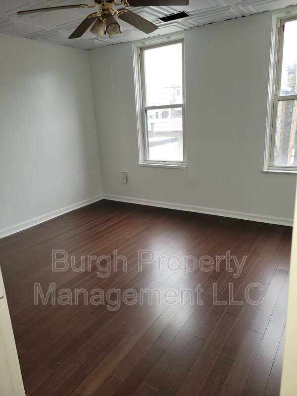 Foto del edificio - 2206 Woodstock Ave